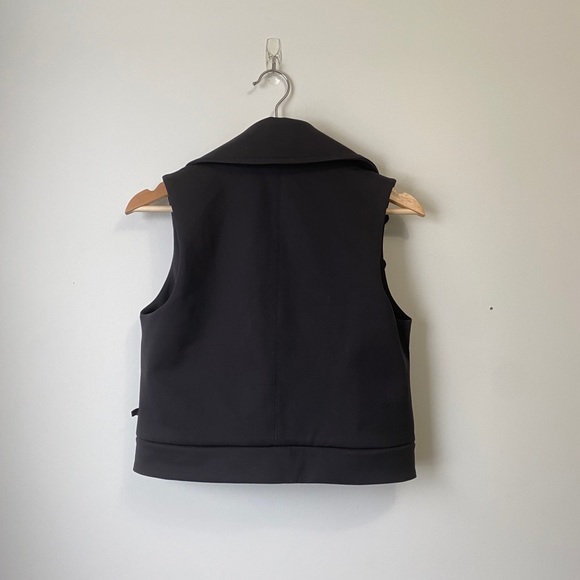 Lululemon Quick Change Vest Sz 4 - Picture 9 of 11